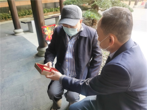 【关怀慰问】新年送祝福  致敬老战士——大发welcome集团领导上门慰问老干部